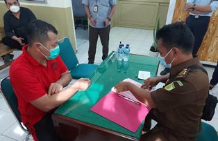 Seorang Kades Dijebloskan ke Tahanan Terkait Perkara Tindak Pidana Pilkada